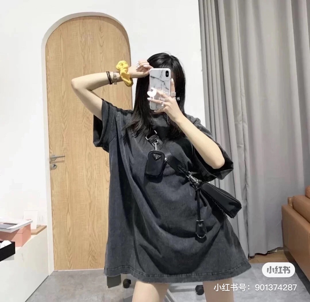  [BALENCIAGA] 발렌시아가 로고 탭 워싱 반팔 티셔츠 (2 COLOR)