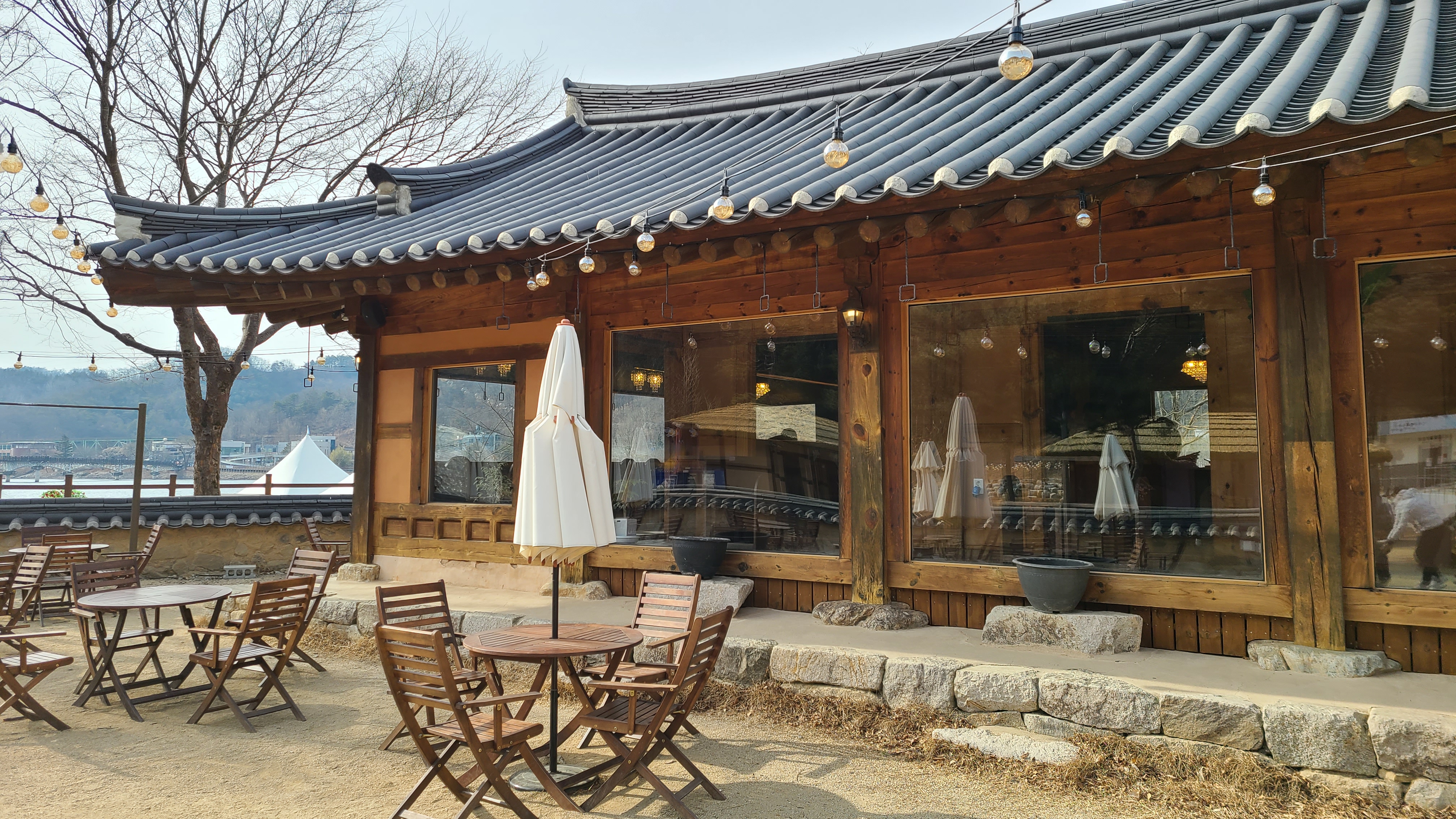  강철부대 이진봉 카페 안동 월영당, 월영교 문보트