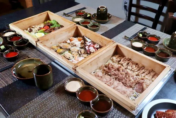 투데이 맛있는 메뉴 고기 딱새우 랍스타 편백찜 세이로무시 맛있는 식당 추천 부산 남천동 맛집