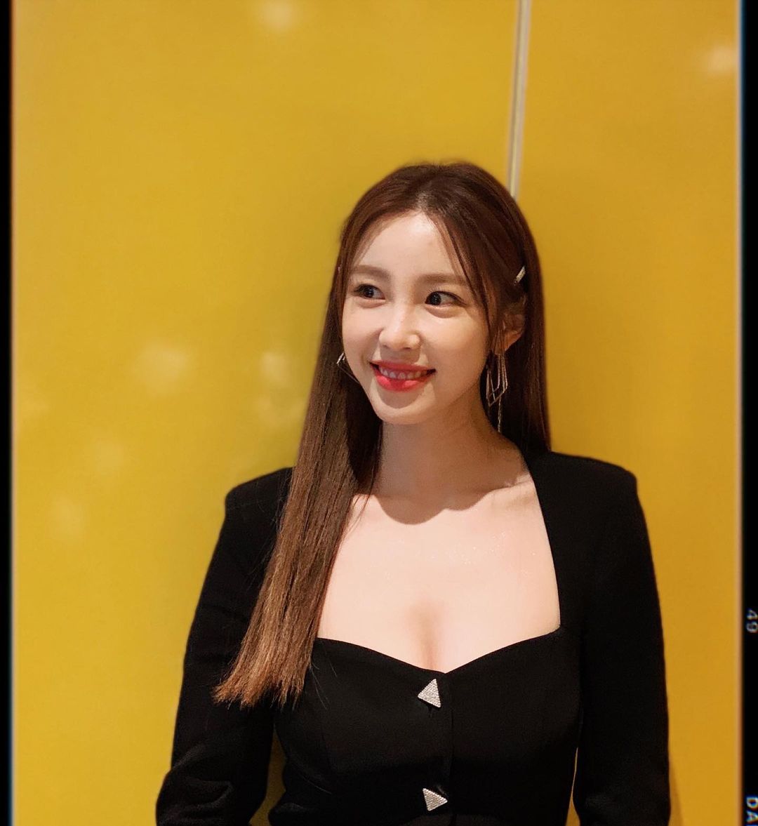  라디오신인상 받은 전효성 인스타그램 셀카 사진