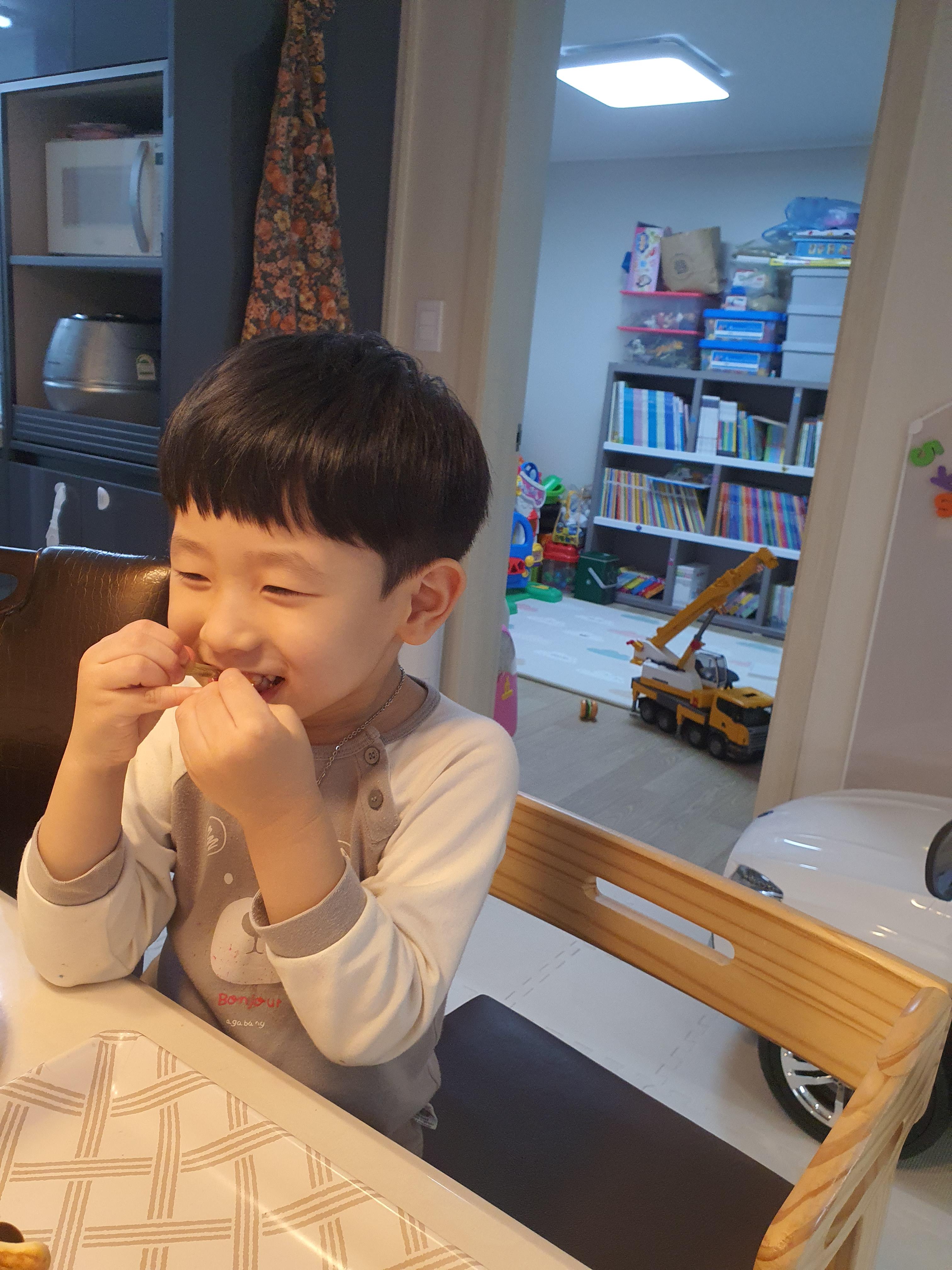  5살 아이 오감놀이 과자집 만들기