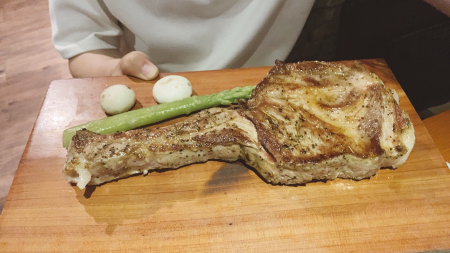  성수동 맛집 -  몽련(도끼살) / The best meat restaurant Near Seongsu Station in KOREA, Mong-ryeon