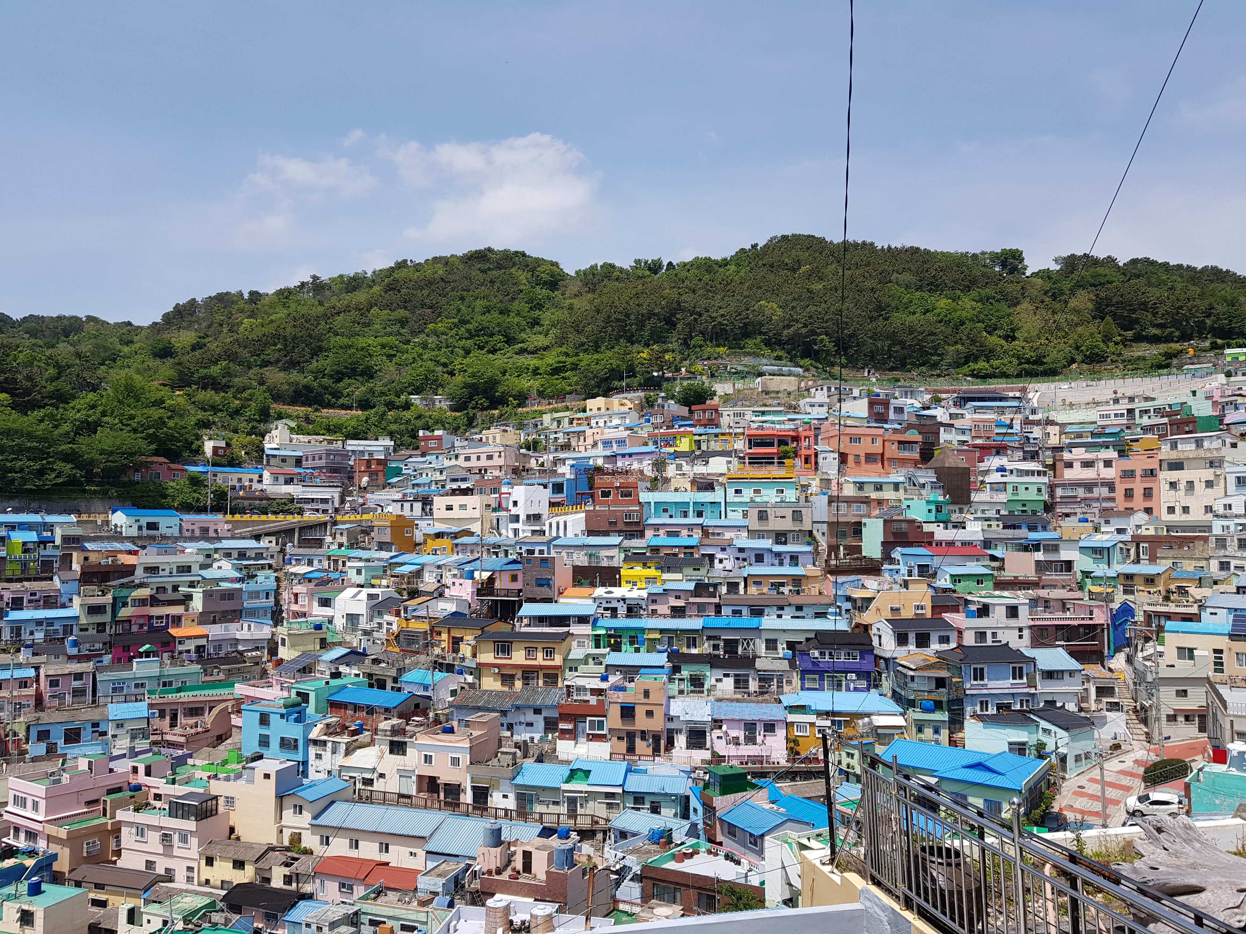  부산 가볼만한 곳/호불호 갈리는 부산감천문화마을/인생샷 건질 수 있는 곳