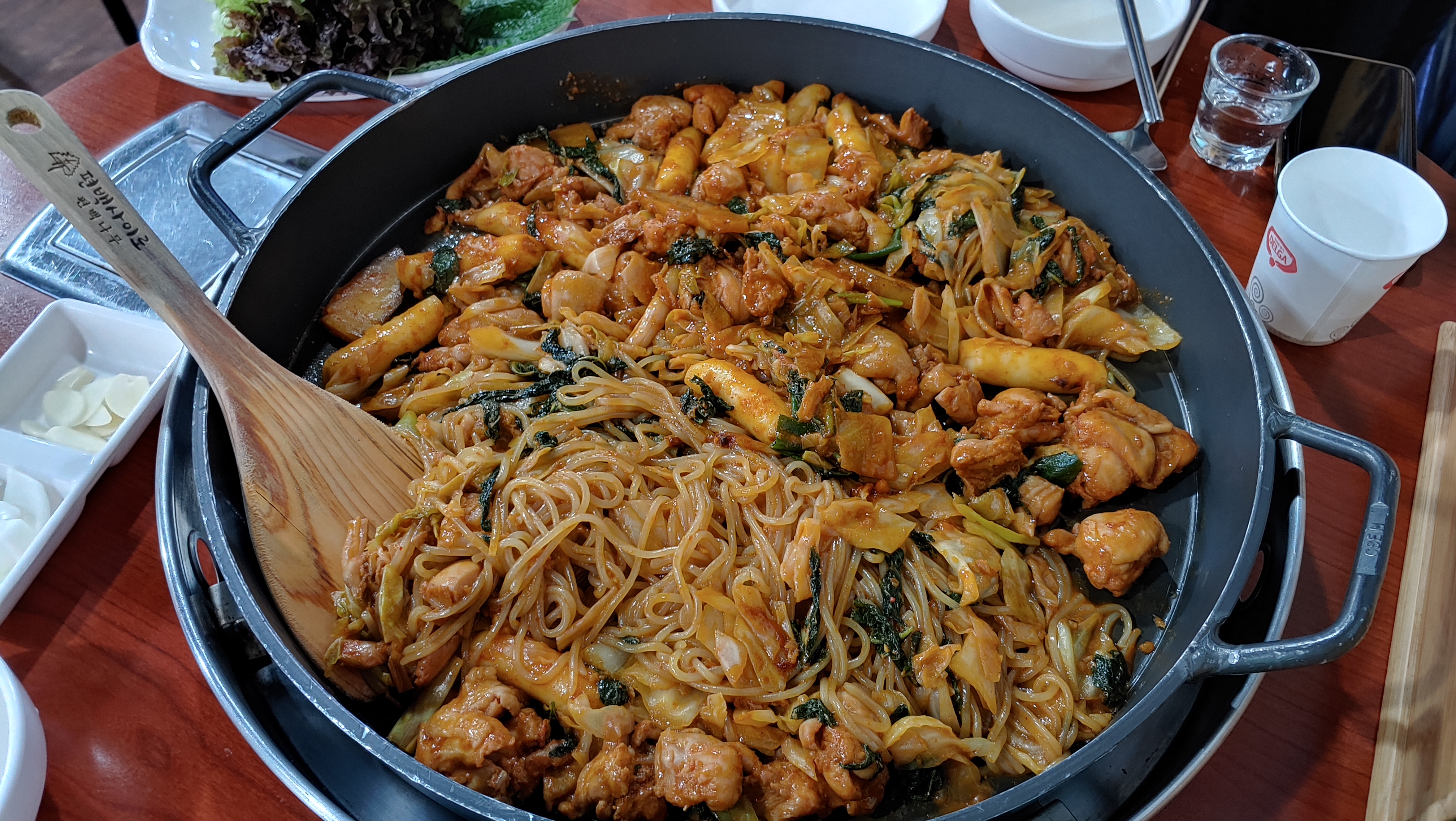  화끈하게 매운 닭갈비, 구의동 중화 호반닭갈비