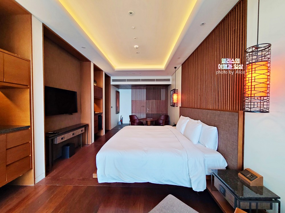 아난티 힐튼 부산 프리미엄 오션뷰 룸 케이브드 네프아송 어메니티