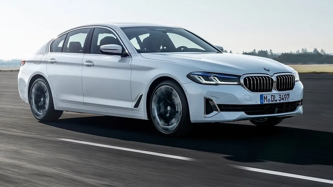 BMW 5 시리즈 가격 실구매가 모의견적 제원 옵션 카탈로그 내부 색상 디자인 인테리어 편의사양 안전사양 총정리