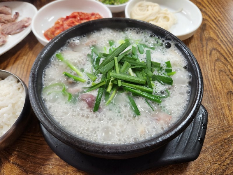 옛날돼지국밥 이미지