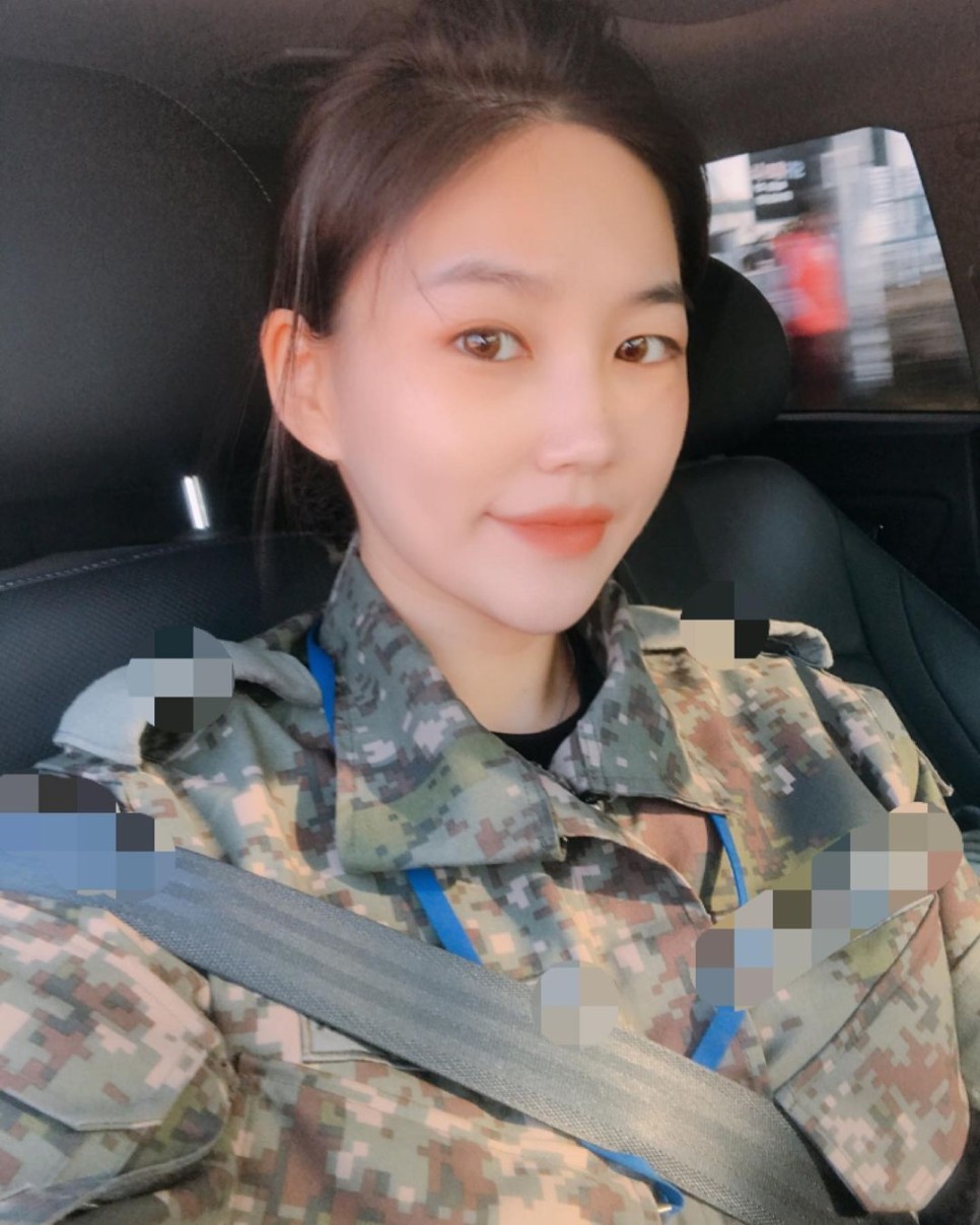  육군 여중사 출신 운동하는 트레이너 실장님 김아네스 인스타그램 셀카 사진