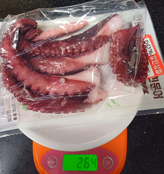 간편하게 즐기는 데친문어 중량