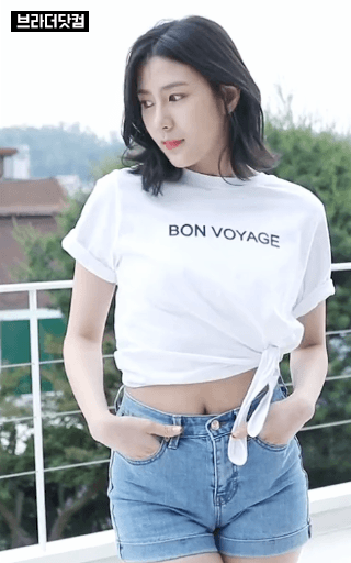  오하영 흰티