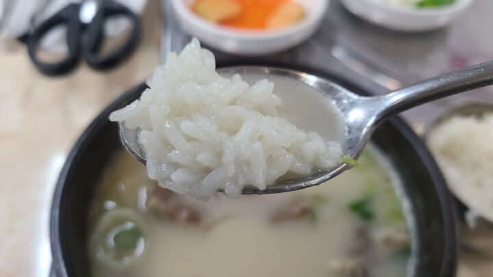 오가네소미러국밥-공기밥-육수에-말아먹기