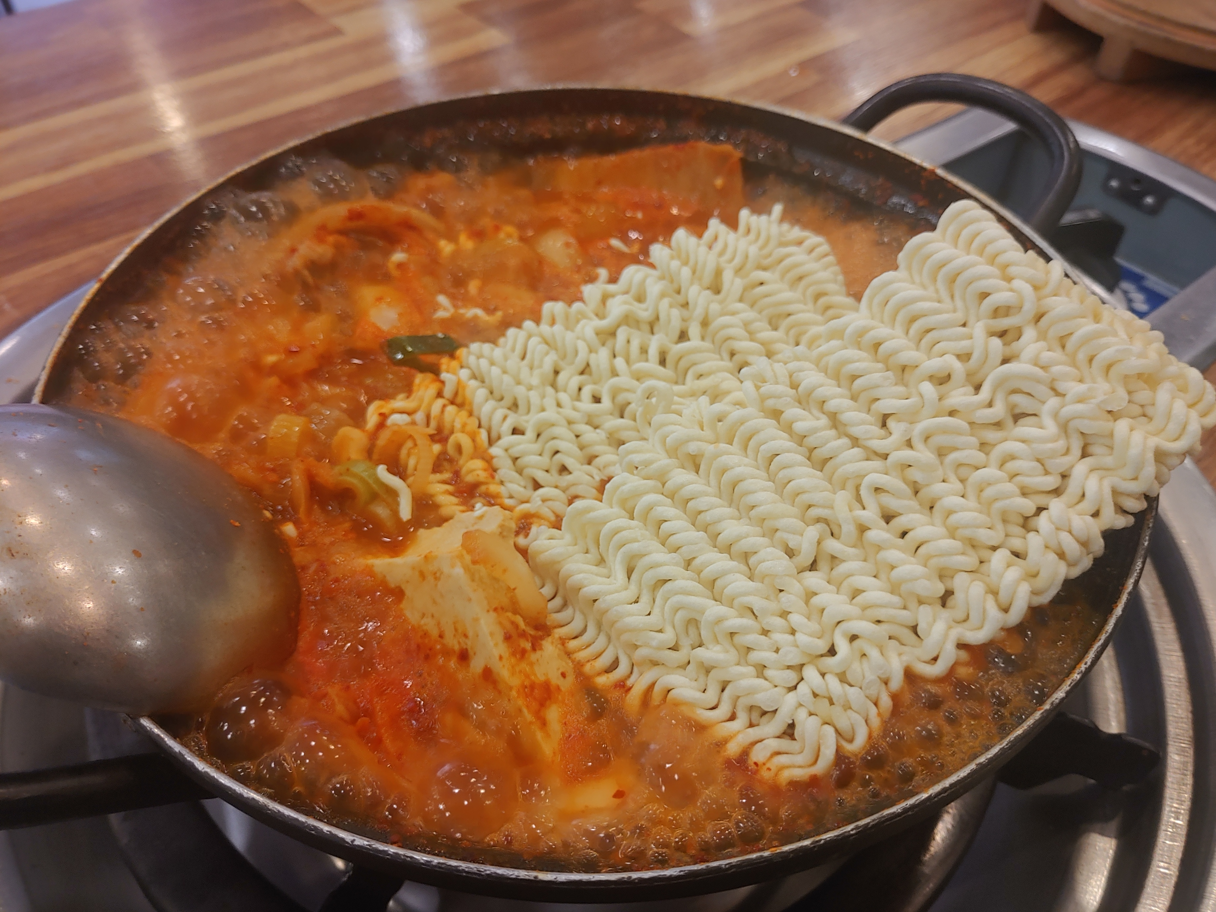 부평시장역맛집 월수금 김치찌개 라면사리