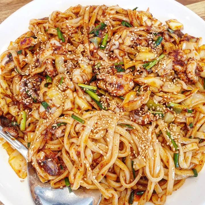 트렌드스페셜 논산 쭈꾸미 비빔 칼국수 맛집