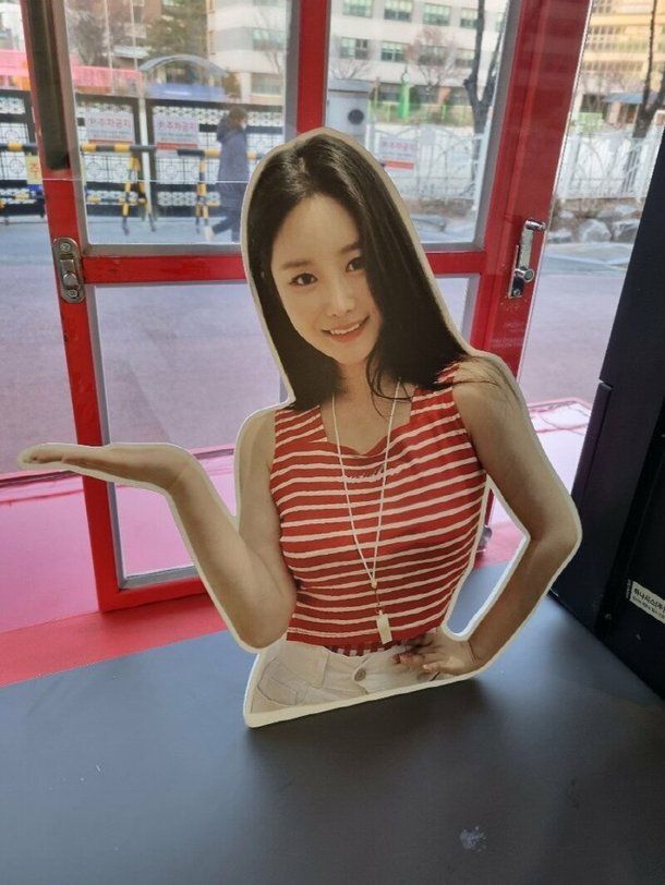  브레이브걸스 민영 카페 어디 크레이저커피 경희대점 시간 주차장 웨이팅 메뉴 인스타공지