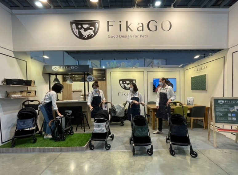 부스 인테리어 - 시트지 시공으로 비용 절감! 알루미늄 행잉 족자를 이용한 코엑스 박람회 3