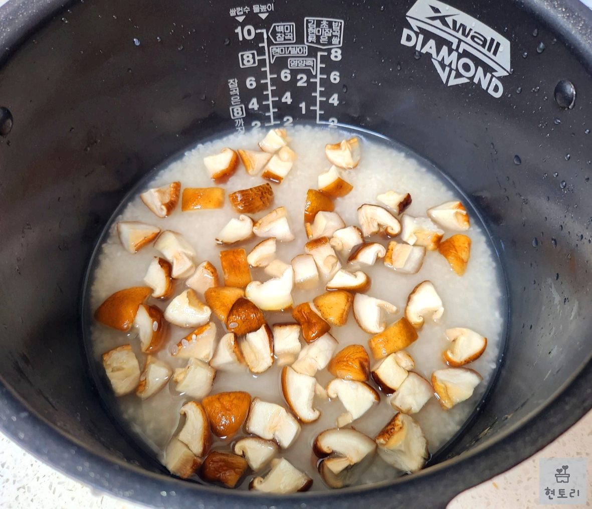 표고버섯 콩나물밥