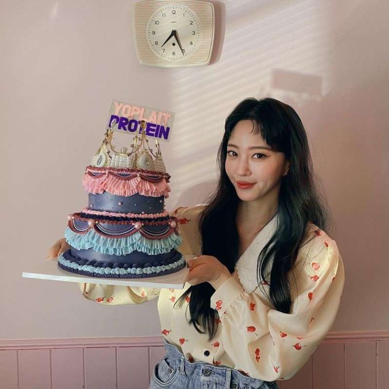  한예슬, 과즙미 넘치는 비주얼 ‘얼굴 초과근무 중’ [SNS컷]