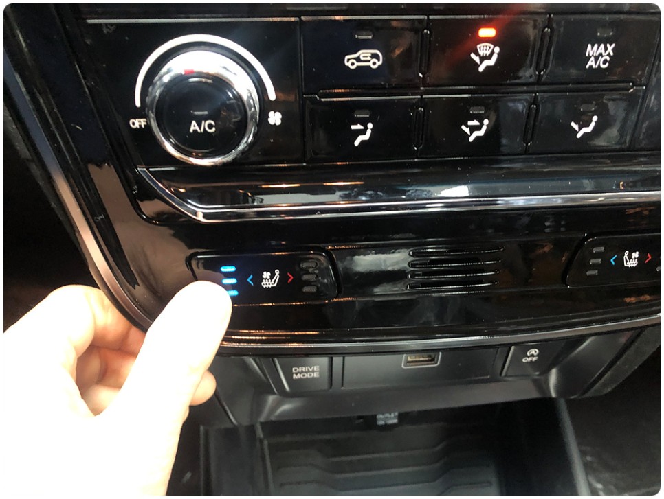 티볼리 에어 가솔린 연비 티볼리에어 1.5가솔린 화이트 1