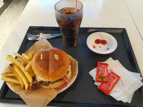  [서울/영등포] 쟈니로켓(JohnnyRockets) 신세계타임스퀘어점 수제버거 후기