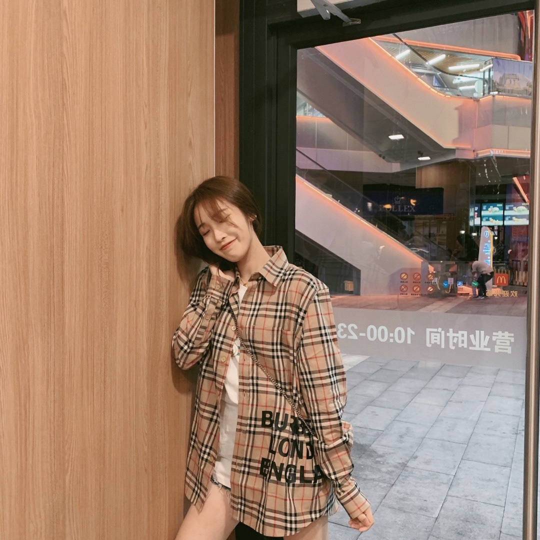  [BURBERRY] 버버리 로고 프린트 체크 오버사이즈 셔츠 8017567