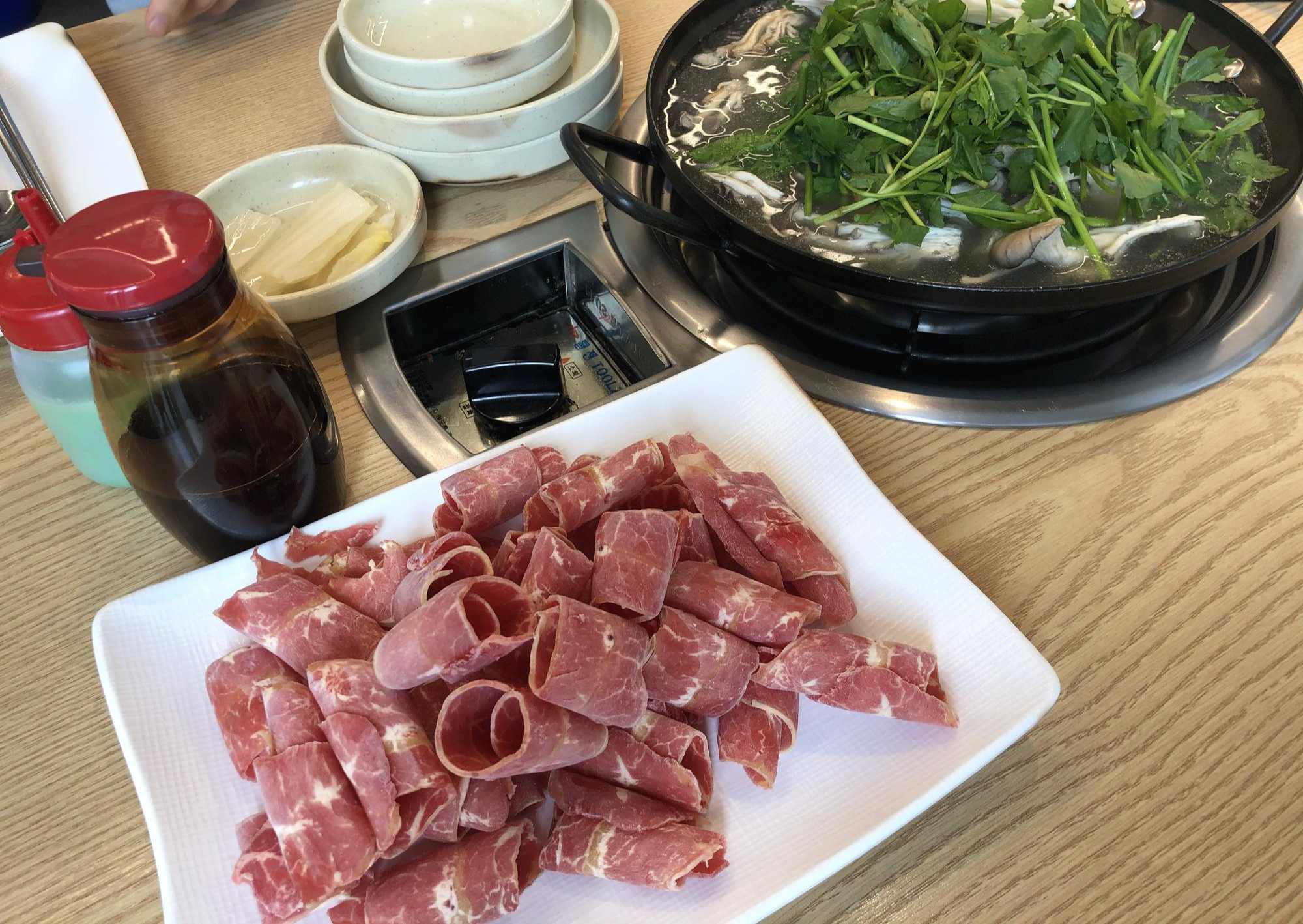  [신촌][내돈내산] 얼큰한 김광석 신촌 칼국수 본점 버섯 샤브샤브 먹어본 후기 (feat. 볶음밥)