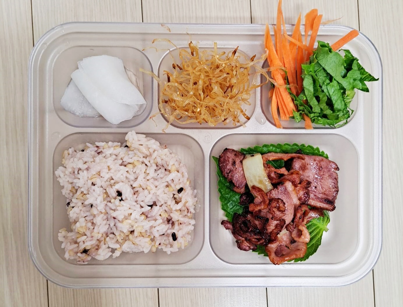  음식 맛 살려주는 '네스틱 베이직 플레이트 식판' (내돈내산 솔직후기)