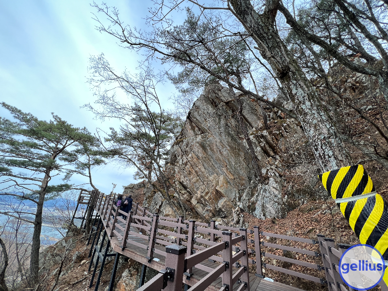 춘천 삼악산 케이블카 산책길 바위