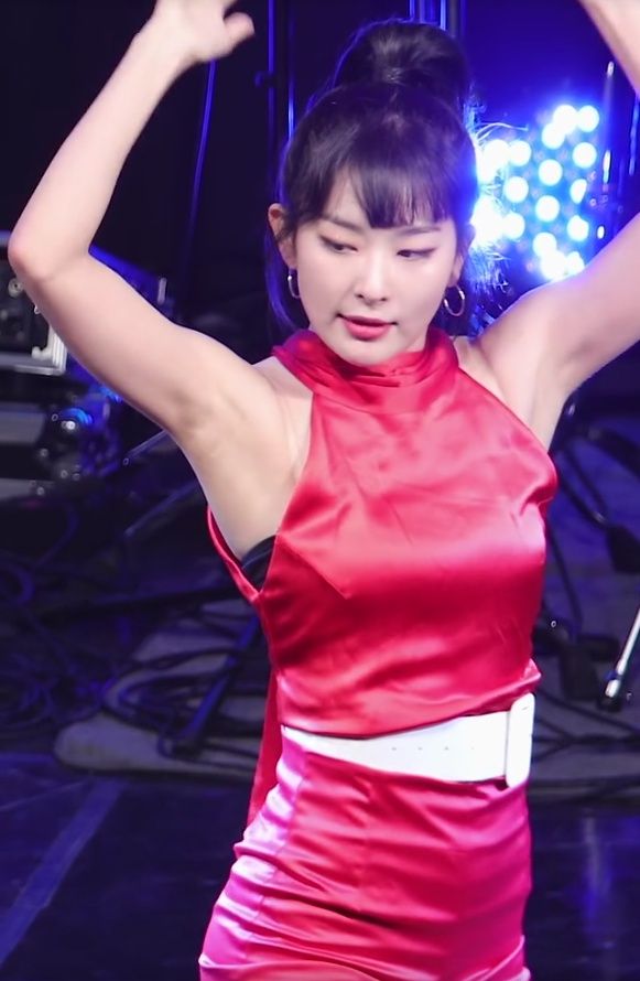  레드벨벳 슬기 포니테일 무대 움짤