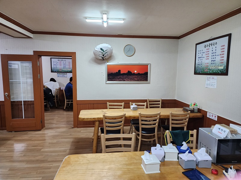 동루골막국수 실내 인테리어