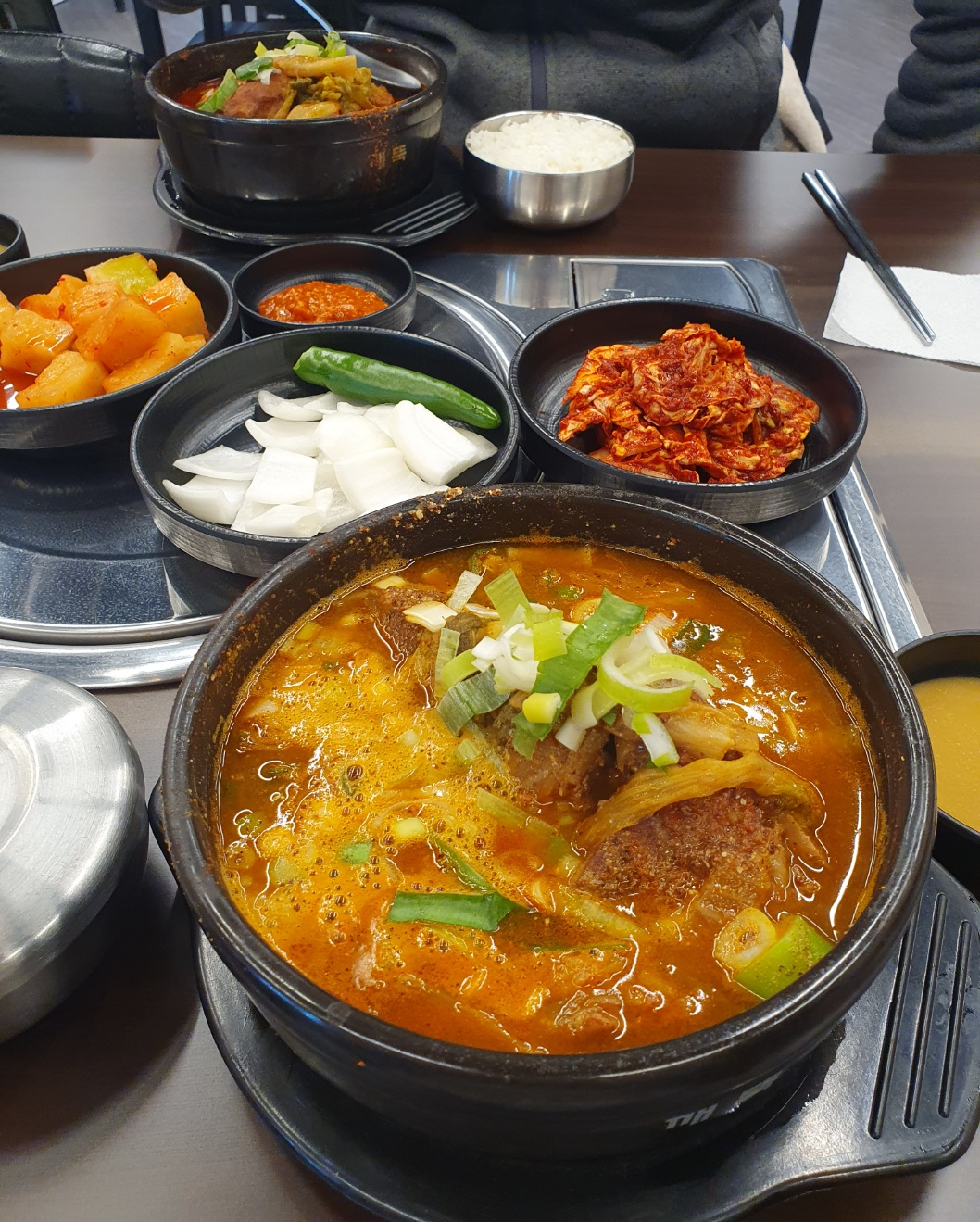 영통 망포역 얼큰이 감자탕 해장국 본가왕뼈 영통점