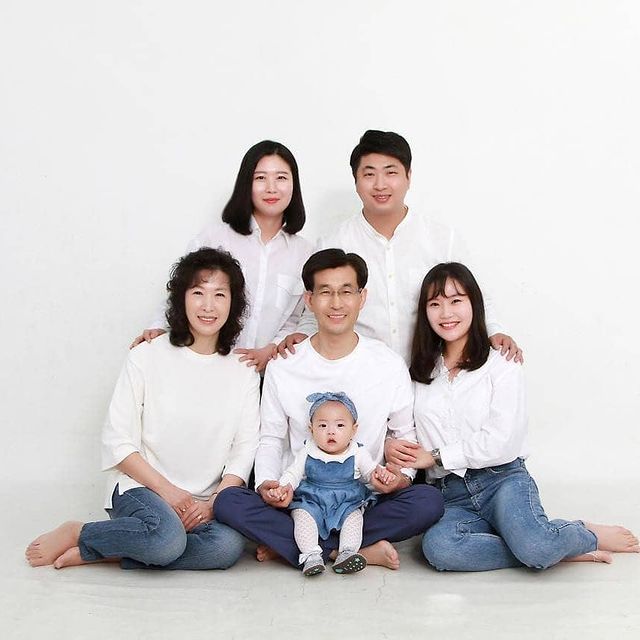 '2TV 생중계' 창원 남양 스튜디오, 1953년 전통 사진관 3대 김두수-한덕순 부부 인생극장…성남 단전시장, 훌라댄스클럽 예약 전화번호 10