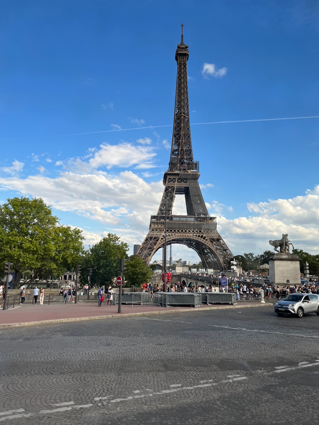 버스로 이동하면서 바라본 에펠탑 모습(2)