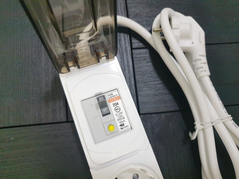 대용량이라 마음이 놓여요! 고용량멀티탭 고전력 1