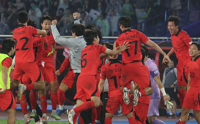 아시안게임 남자 축구 금메달 획득 한일전 2대1승리
아시안게임 남자 축구 3연속 금메달 획득 한일전 2대1승리