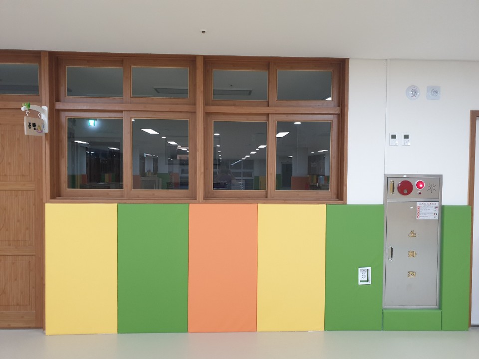  [날개스포츠] 인천oo초등학교 병설유치원 기둥보호대, 벽면보호매트(충격방지매트) 설치