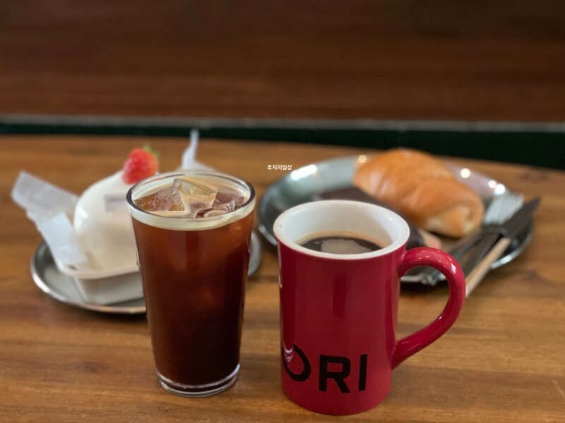 동탄 대형 베이커리 카페 어반리st - 주문한 커피