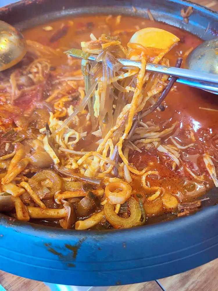 투데이 맛있는 메뉴 육개장 버섯 전골 맛있는 식당 추천 부산 부산시청 맛집