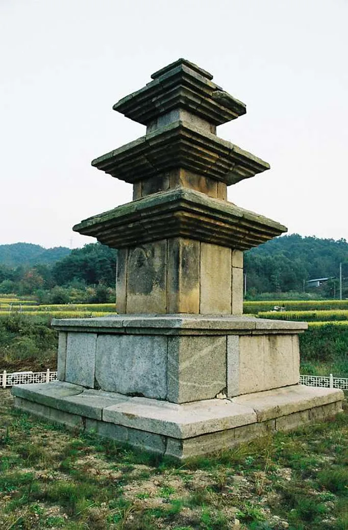 구미낙산리삼층석탑