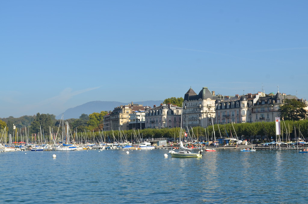 Featured on Bing - 스위스 제네바 호수 Lake Geneva&#44; Switzerland