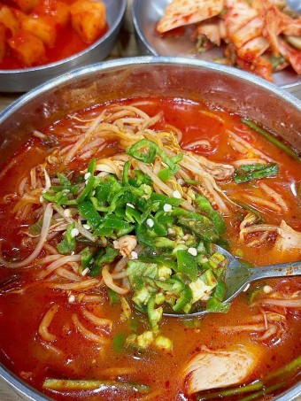 초계국수 닭볶음탕