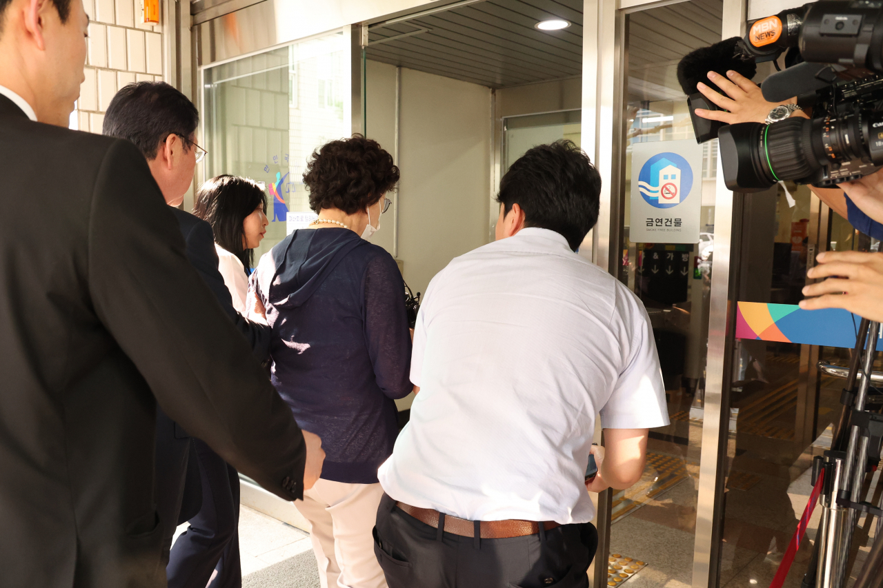 윤석열 대통령 장모 최은순 항소심서 법정구속 후 난동, 그리고 윤석열 대통령의 거짓말 윤석열 대통령 장모 최은순 항소심서 법정구속 후 난동, 그리고 윤석열 대통령의 거짓말
