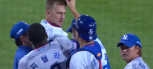  몽고메리 로진 던지고 퇴장, 징계는 어느정도 받을까? 12초 룰 위반은 맞는가?