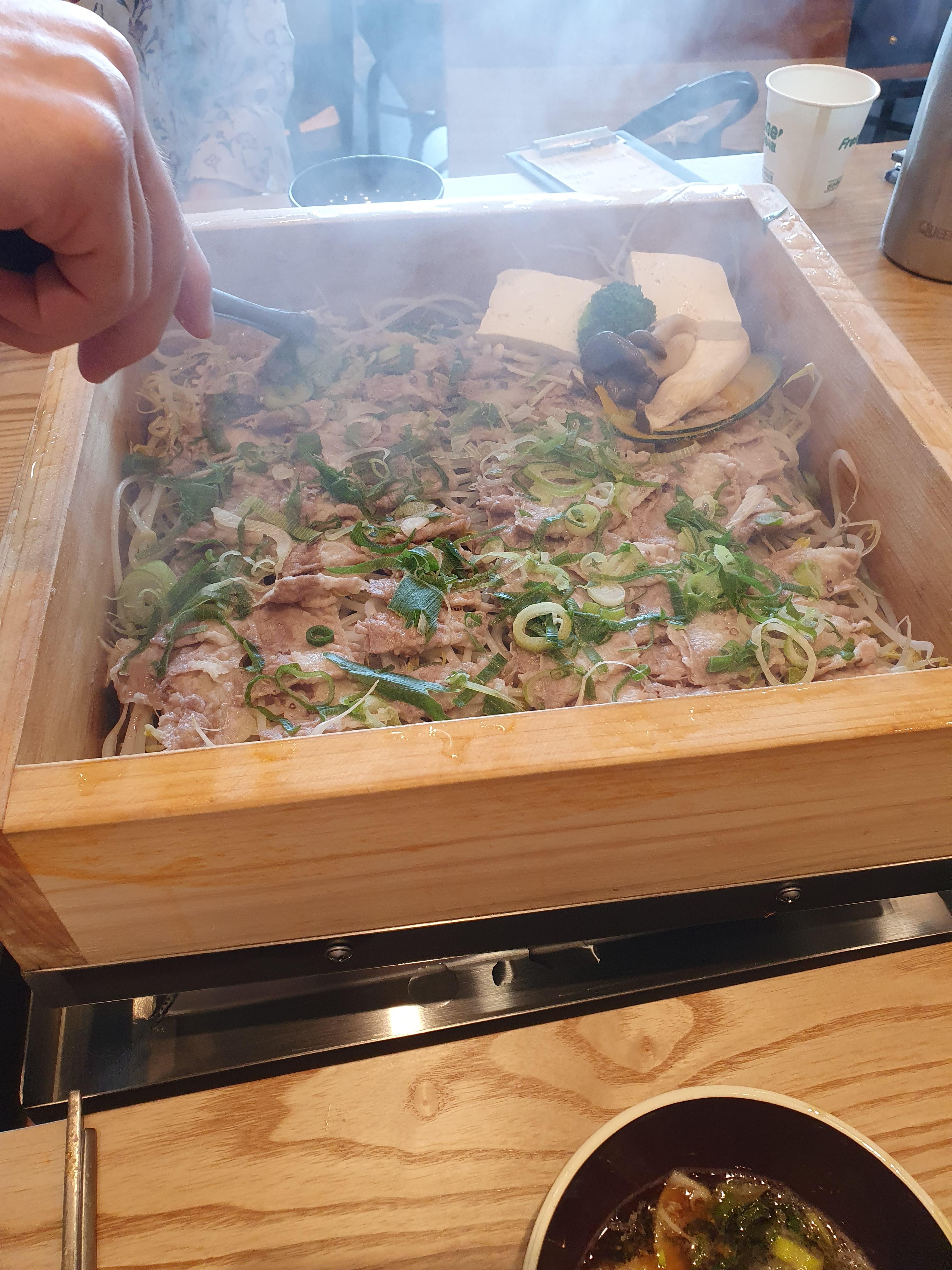  대전현대프리미엄 아울렛 맛집 도토리편백집