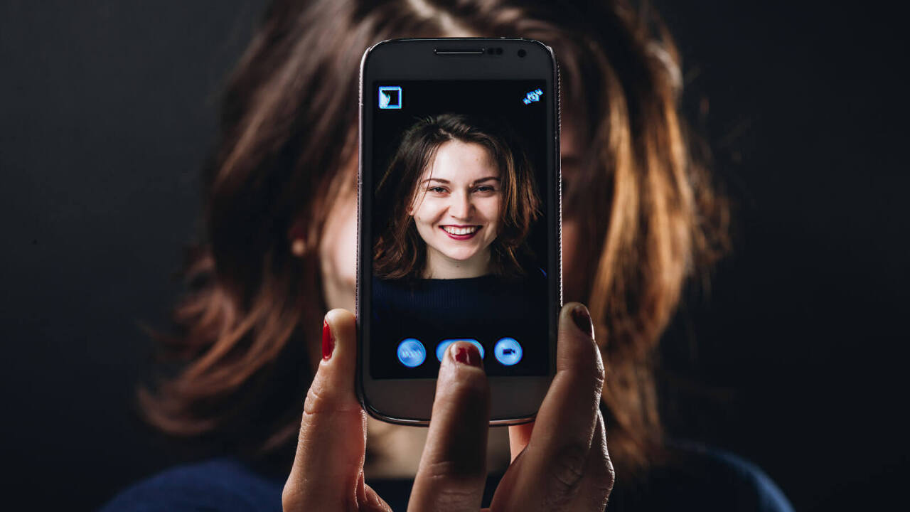  10 Ways to Make Your LinkedIn Profile Stand Out