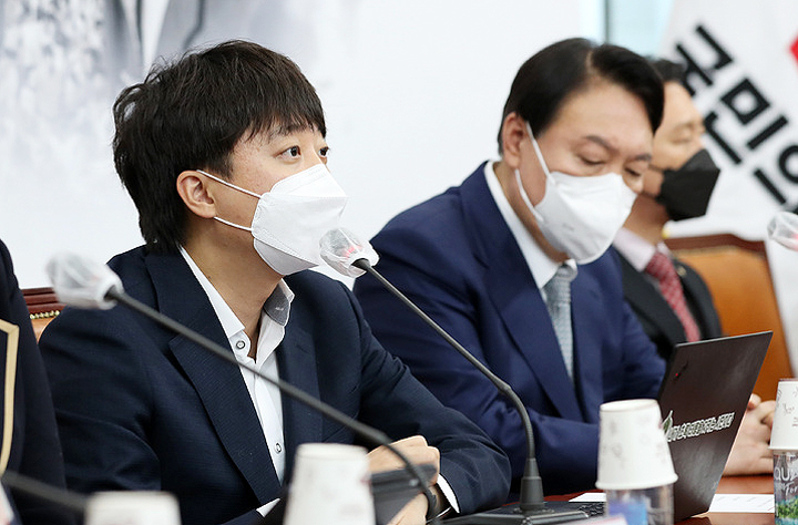이준석 당대표 선대위 사퇴 조수진 의원 갈등 기자회견 이준석 윤석열