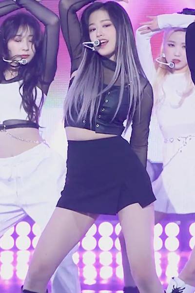  미모 물이 오른 시스루 아이즈원 안유진