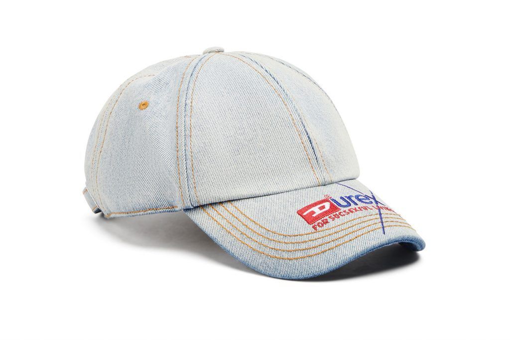 赤ちゃんに補助換気を提供するために、人工呼吸器は赤ちゃんの呼吸器系が正常に機能するまで、圧力をかけながら肺に酸素を送り込みます。これは、発育不全や先天性疾患によって赤ちゃんの呼吸反射が損なわれている場合に、呼吸反射を活性化させるのに役立ちますが、肺の外傷につながる可能性もあります。 新生児の補助換気の利点とリスクは何ですか?