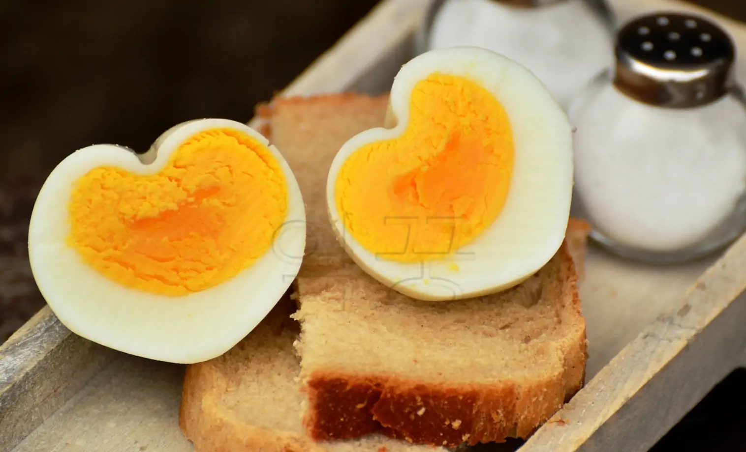 탈모 예방 비오틴 함유 음식 계란 사진