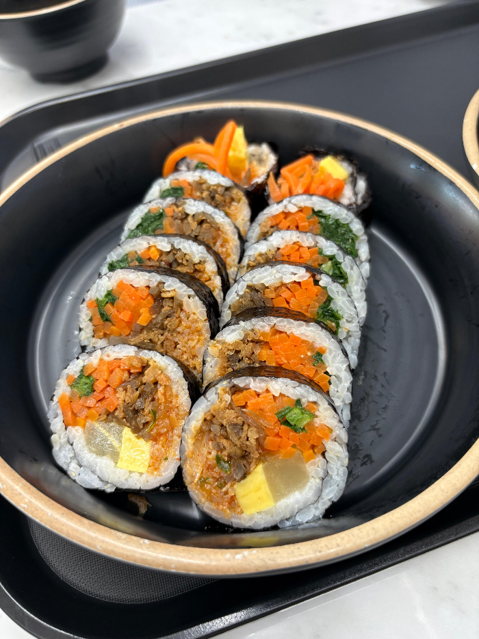 Bangbaegimbap (방배김밥) 2