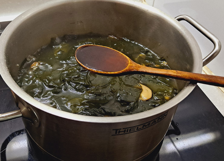 미역국 끓이는 방법 쫄깃~ 표고버섯 들깨미역국 고기없이 12